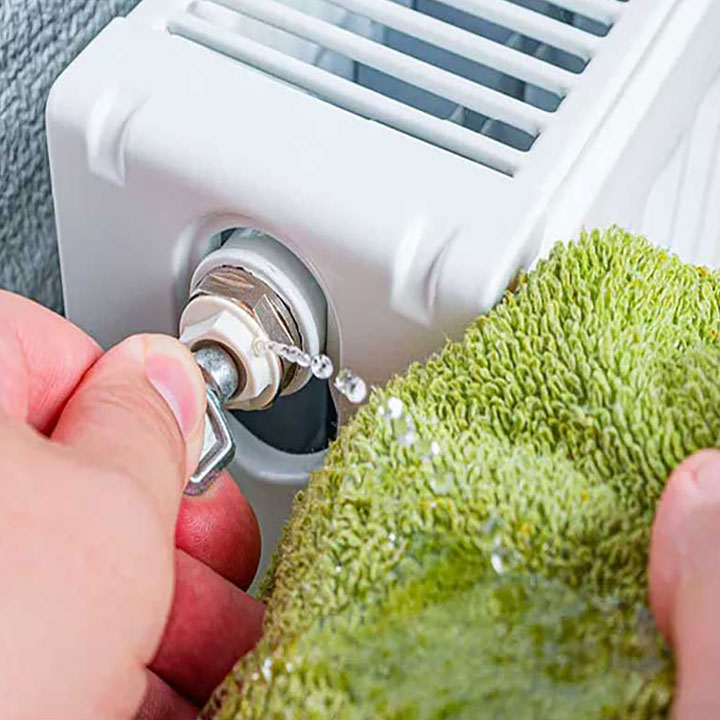 وسایل مورد نیاز برای هواگیری رادیاتور شوفاژ خانگی