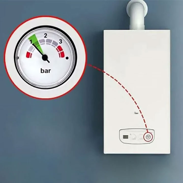 عقربه فشار پکیج در هواگیری رادیاتورها